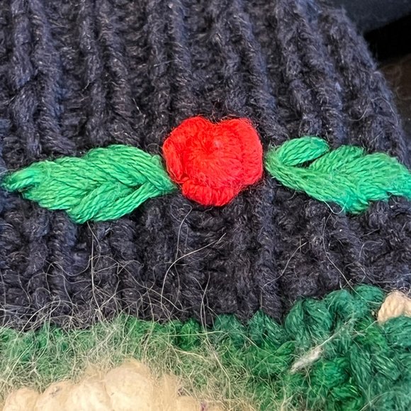 Intricate Design! HEIRLOOMS Hand Knit Ski Village Christmas Holiday Swea… - Picture 10 of 13